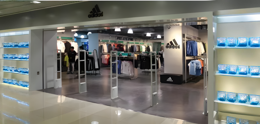 loja de roupas com antenas antifurto da ponto tecnologia