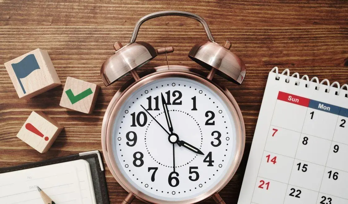 relógio, calendário, como funciona a jornada intermitente de trabalho