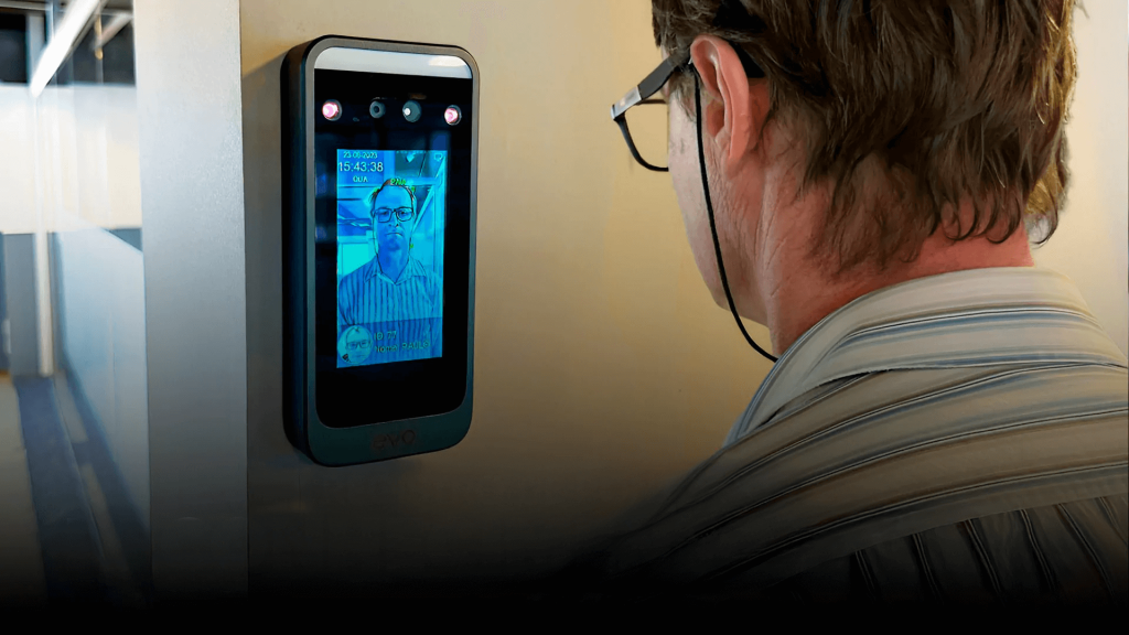 equipamento de reconhecimento facial