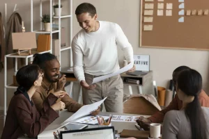 Aprenda como employer branding fortalece cultura, atrai talentos e diferencia sua empresa no mercado.