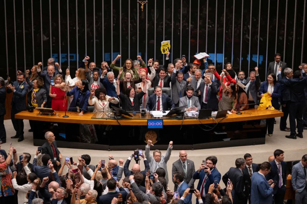 Câmara aprova fim da escala 6x1