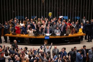 Câmara aprova fim da escala 6x1