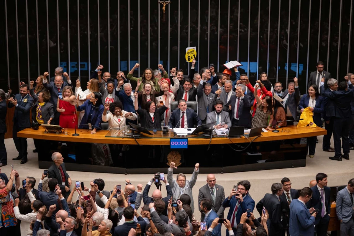 Câmara aprova fim da escala 6x1